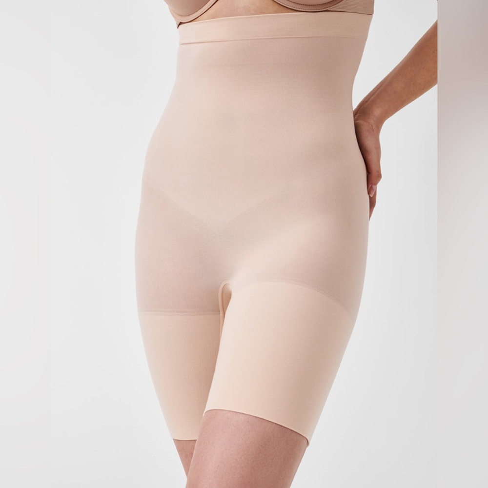 SPANX Shapewear High-Waisted Mid-Thigh Short